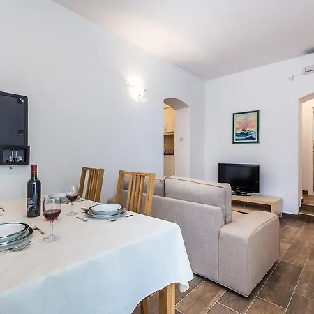 Makora Apartment Rubesi