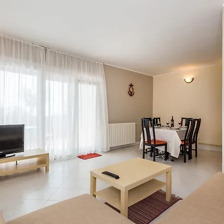 Apartment Makora