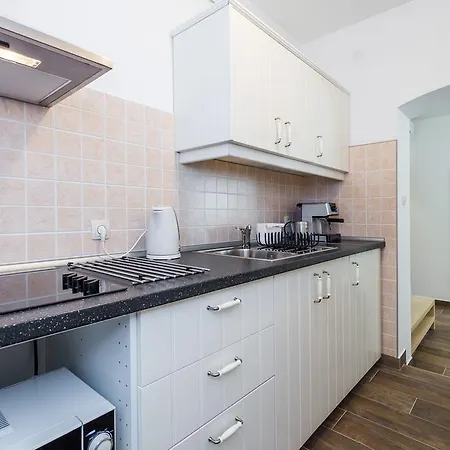 Makora Apartment