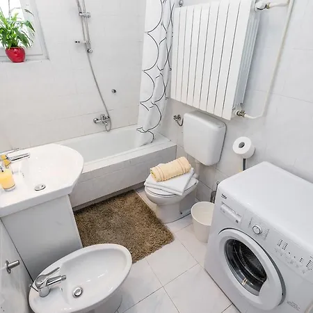 Makora Apartment *