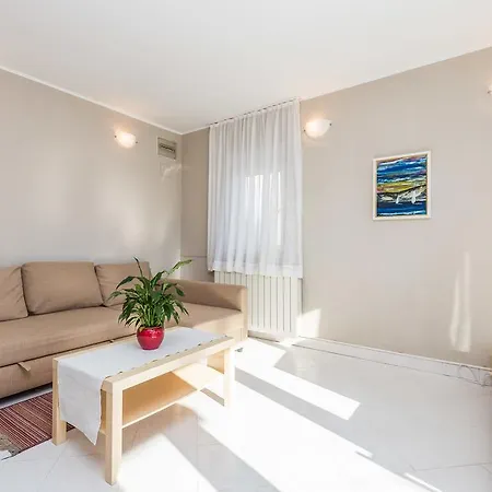 Makora Apartment Rubesi